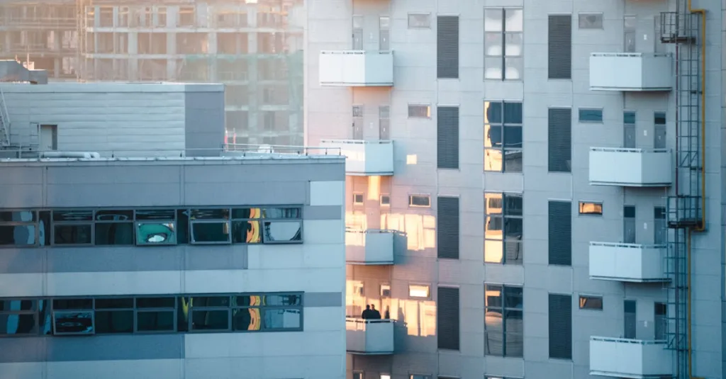 détection de fuites sur toiture plate : services professionnels pour identifier et réparer rapidement les infiltrations d'eau afin de protéger votre bâtiment.