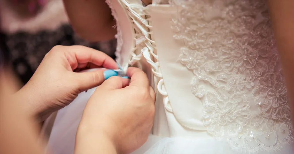 découvrez notre collection élégante de robes de mariage, conçues pour sublimer votre jour spécial avec style et confort.