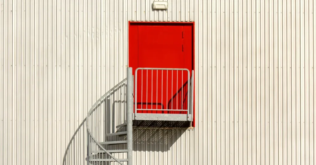 conception sécurisée des escaliers en béton : guide complet pour la prévention des incendies et garantir la sécurité des occupants.