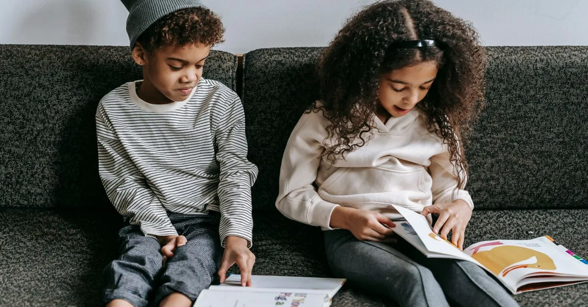 découvrez l'importance de la littératie précoce pour le développement des compétences en lecture et en écriture chez les jeunes enfants, favorisant leur réussite scolaire future.